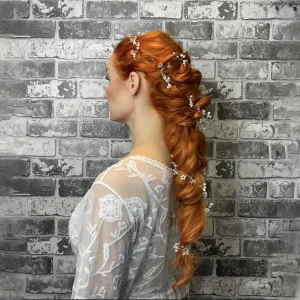 Parturi-kampaamo, hiukset juhliin